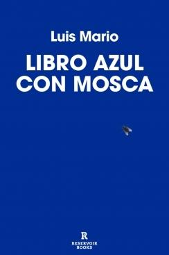 Libro azul con mosca
